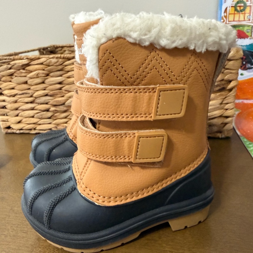 Cat & Jack Toddler snow boots
